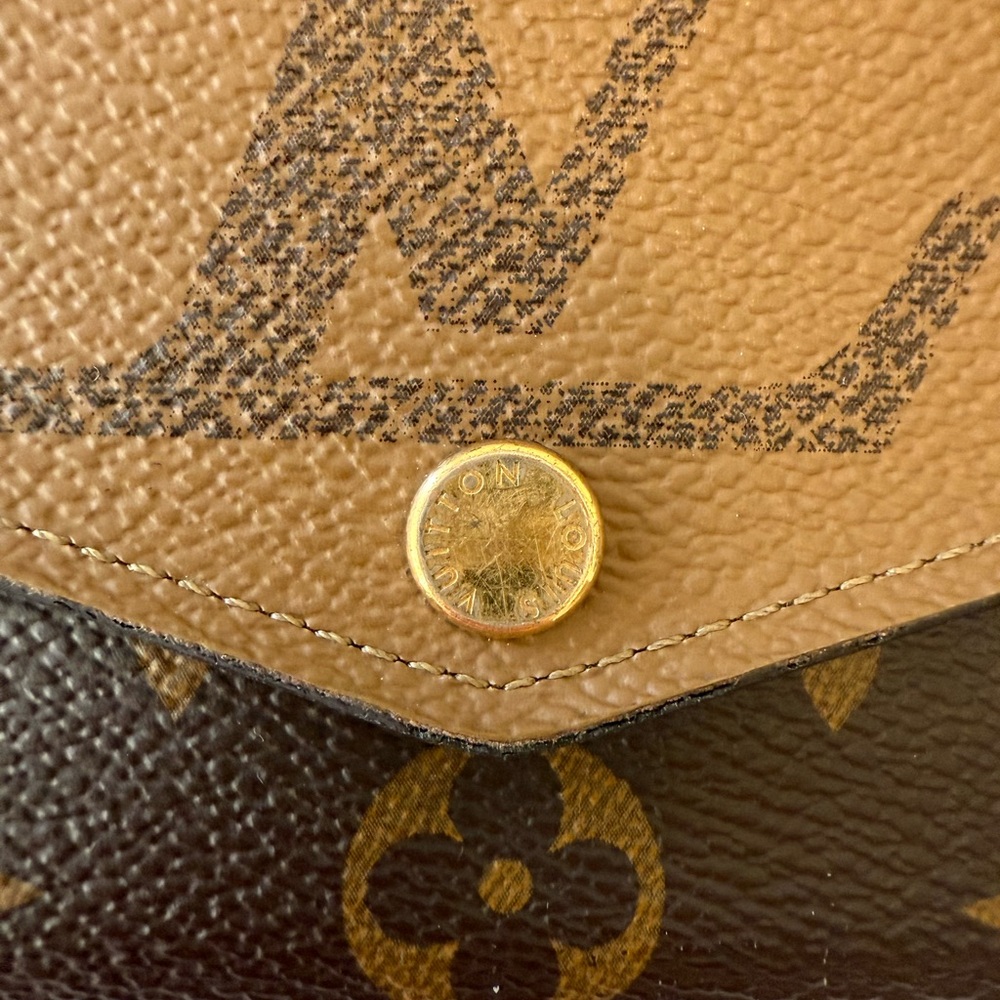 Louis Vuitton Giant Reverse Monogram Wallet - Picture 5 of 5